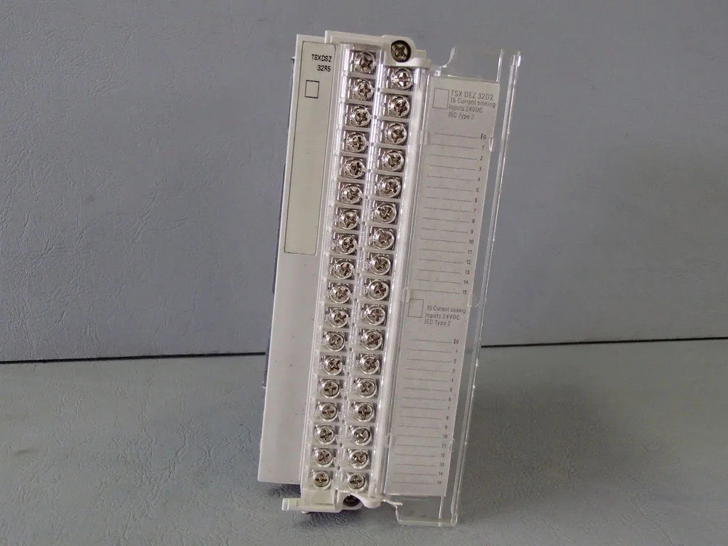 TÉLÉMÉCANIQUE  TSXDSZ32R5