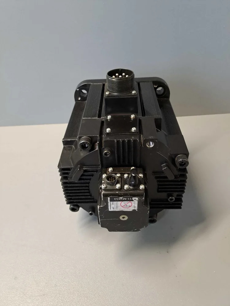 YASKAWA  SGMRS30A2AYR11