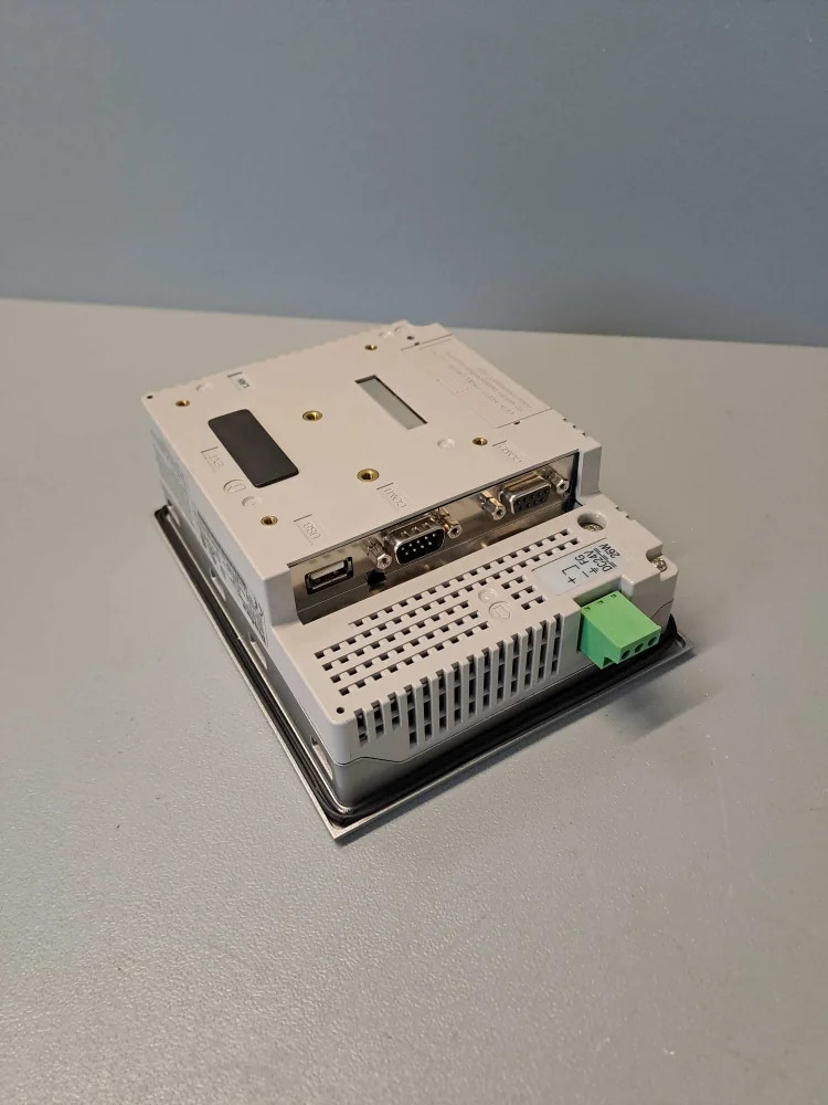 PROFACE  AGP3300S1D24