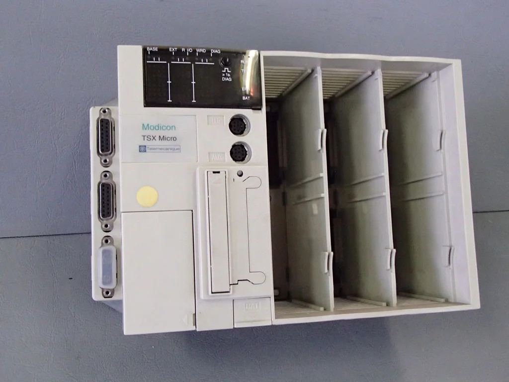 TÉLÉMÉCANIQUE  TSX3722001