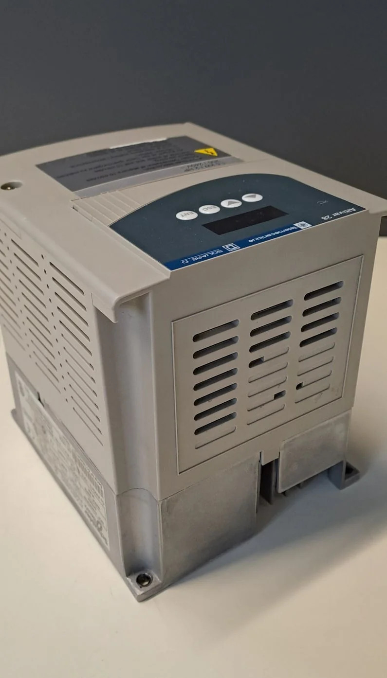 SCHNEIDER  ATV28HU29M2