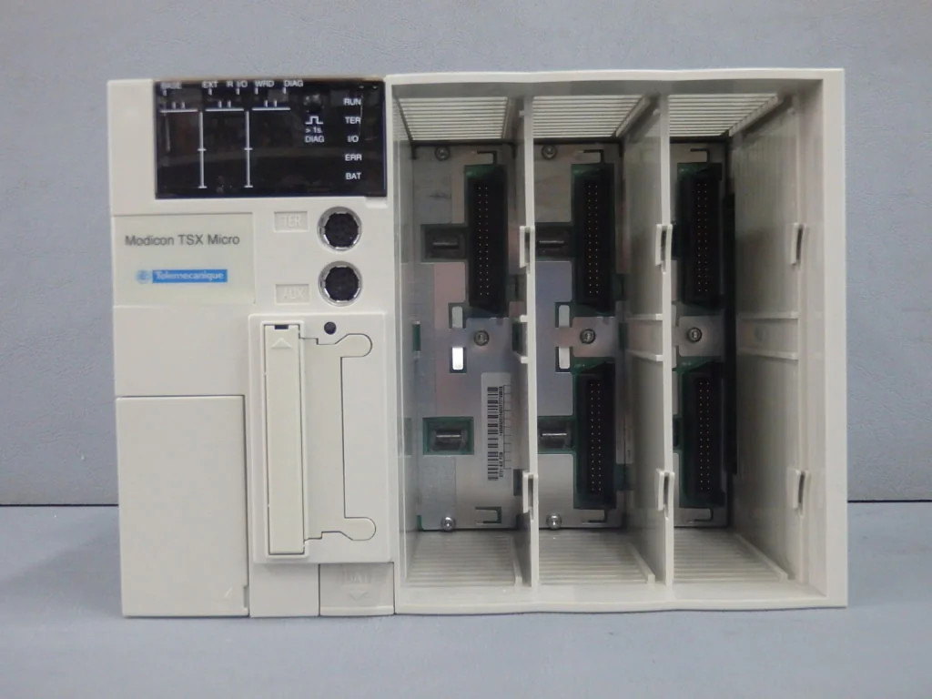 TÉLÉMÉCANIQUE  TSX3721101