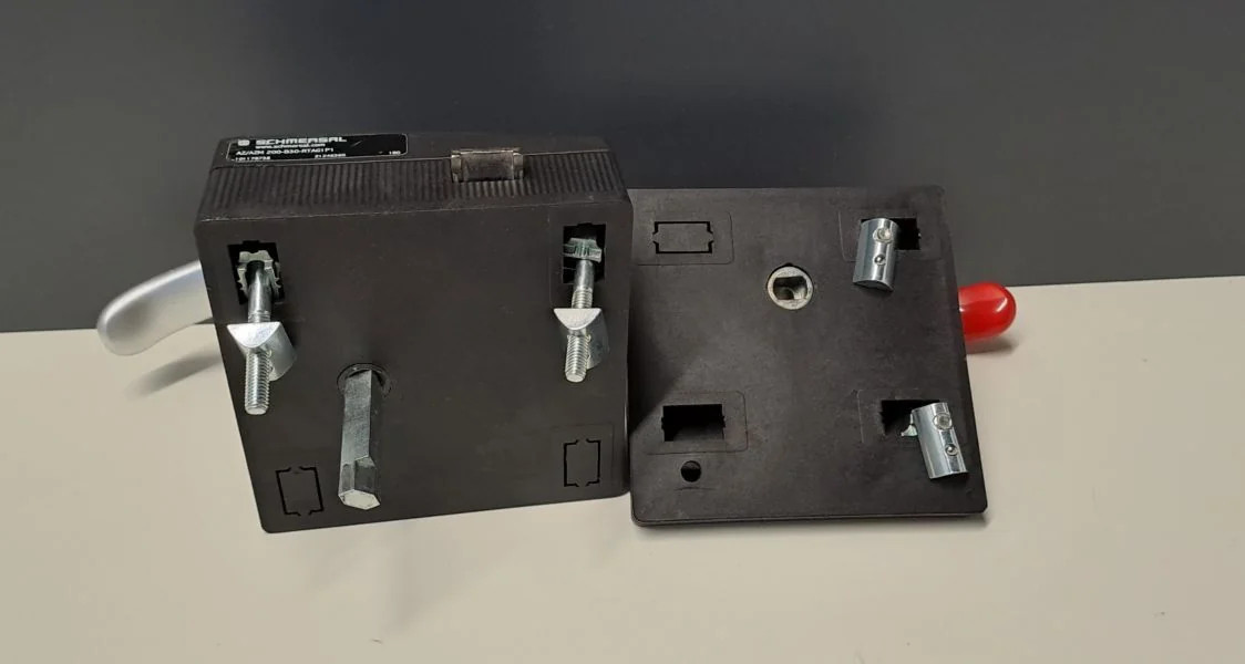 SCHMERSAL  AZ/AZM200-B30-RTAG1P1