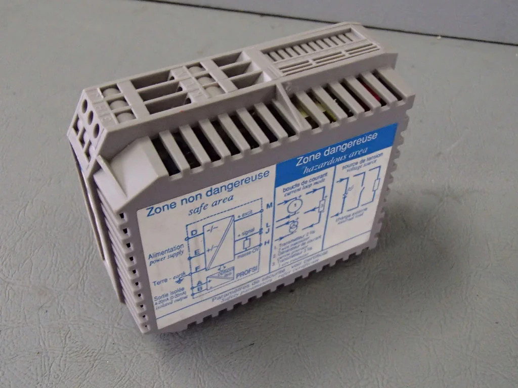 A PUISSANCE 3 PROFSI-24075-A230-ISO