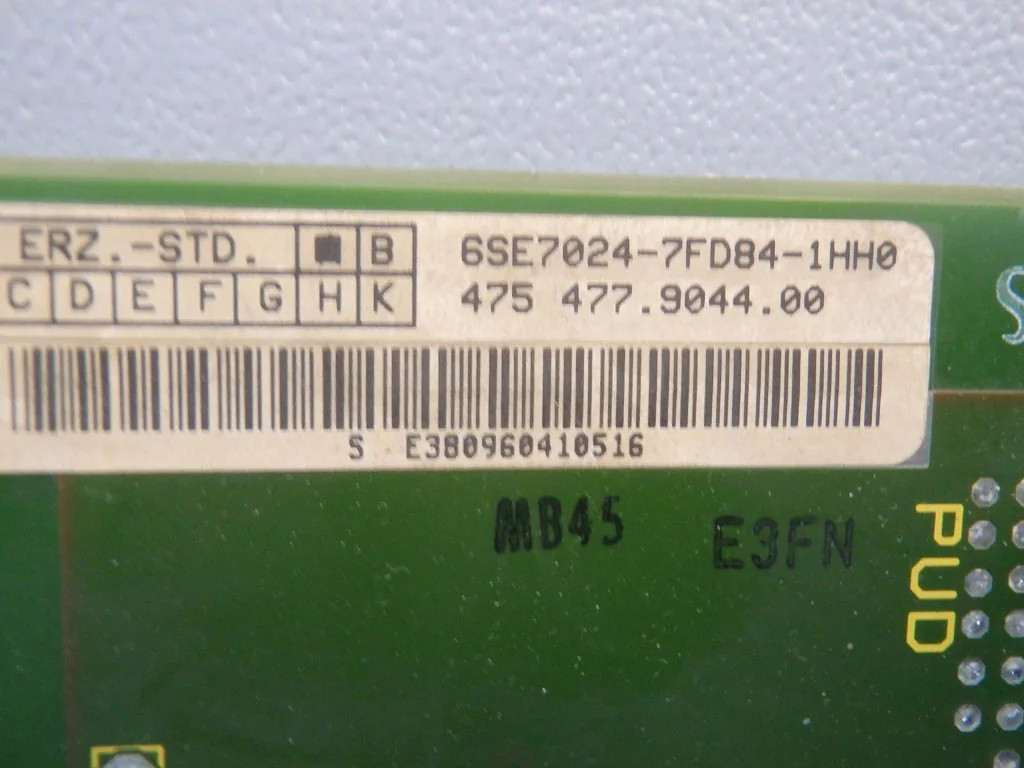 SIEMENS 6SE7024-7FD84-1HH0