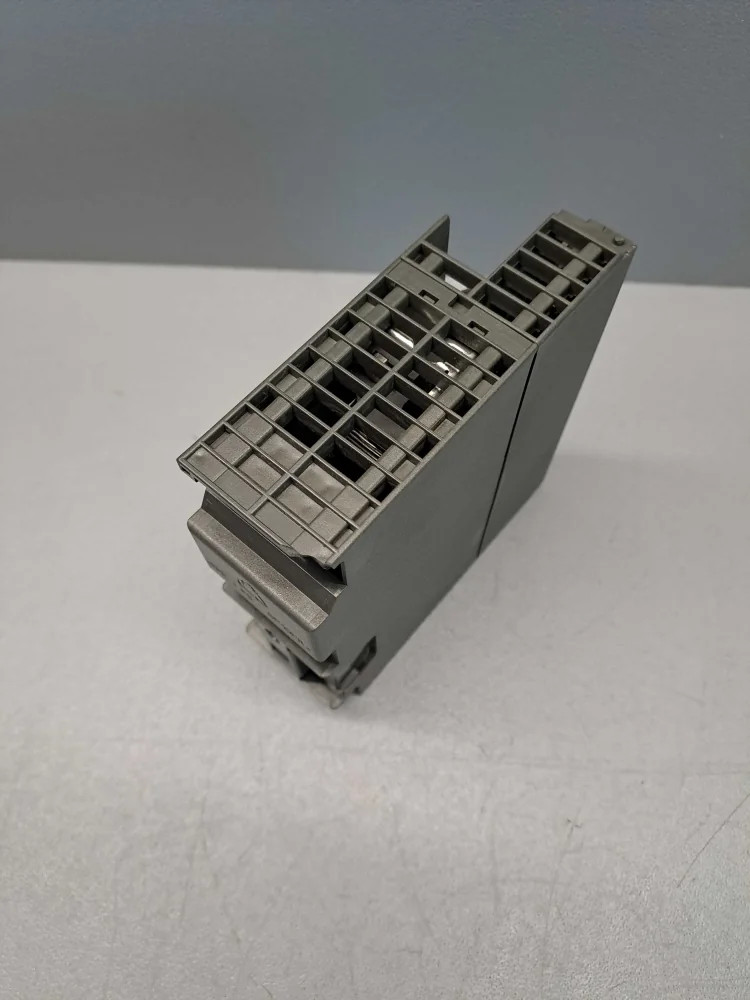 SIEMENS 6ES7153-1AA03-0XB0