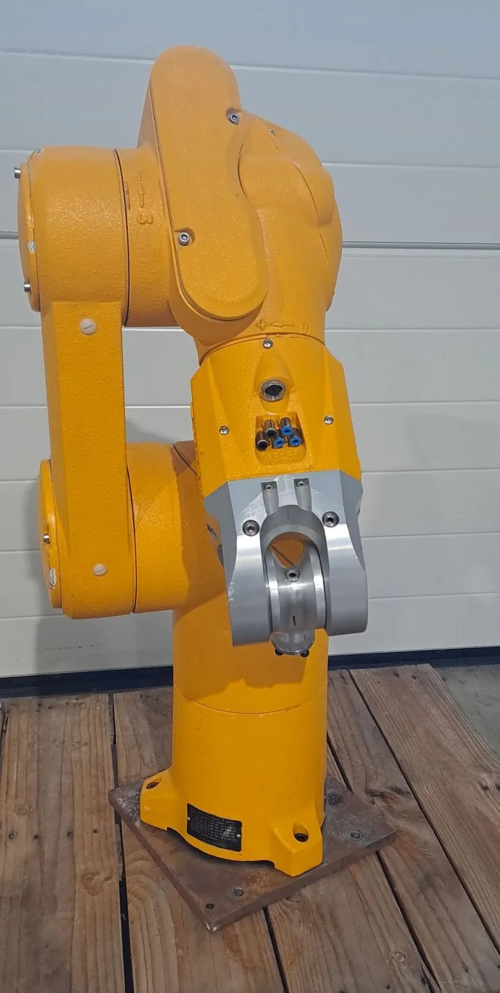 STAUBLI  ROBOT TX60 - CS8C