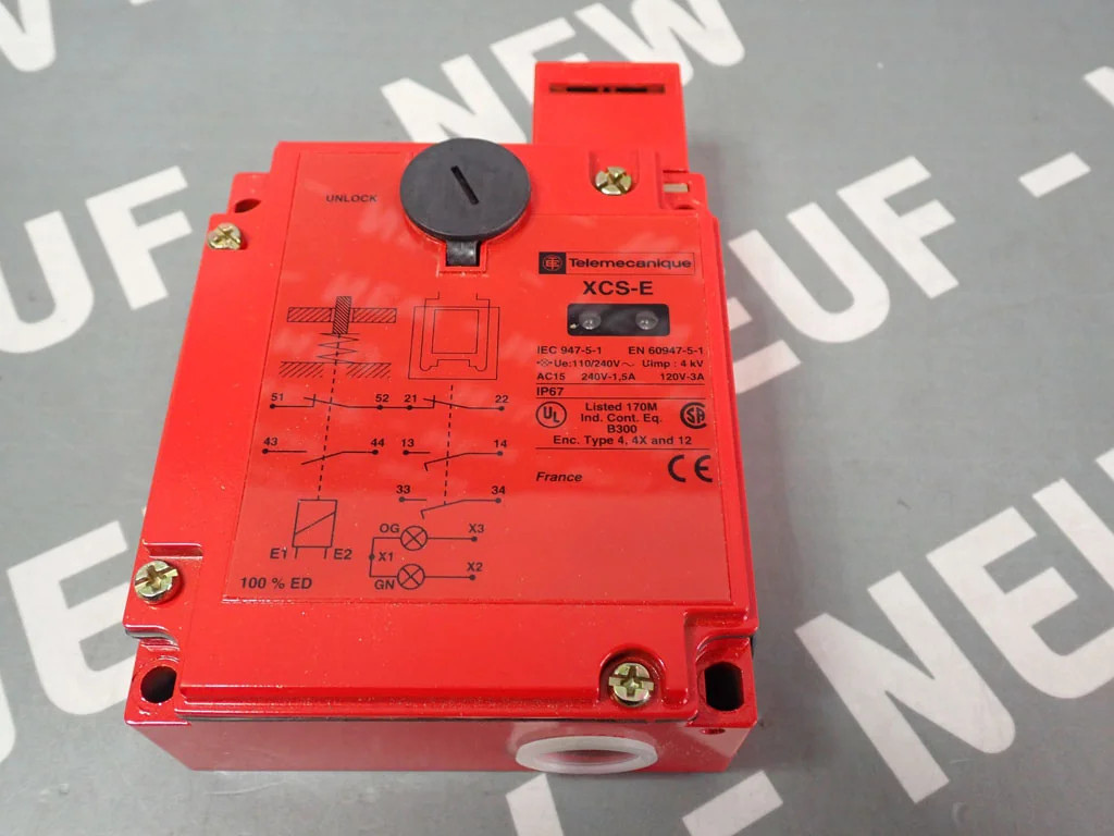 TÉLÉMÉCANIQUE  XCSE5331