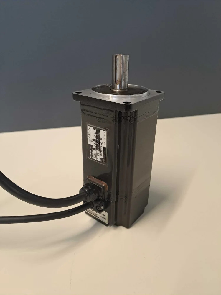 OMRON  R88MU40030VAS1