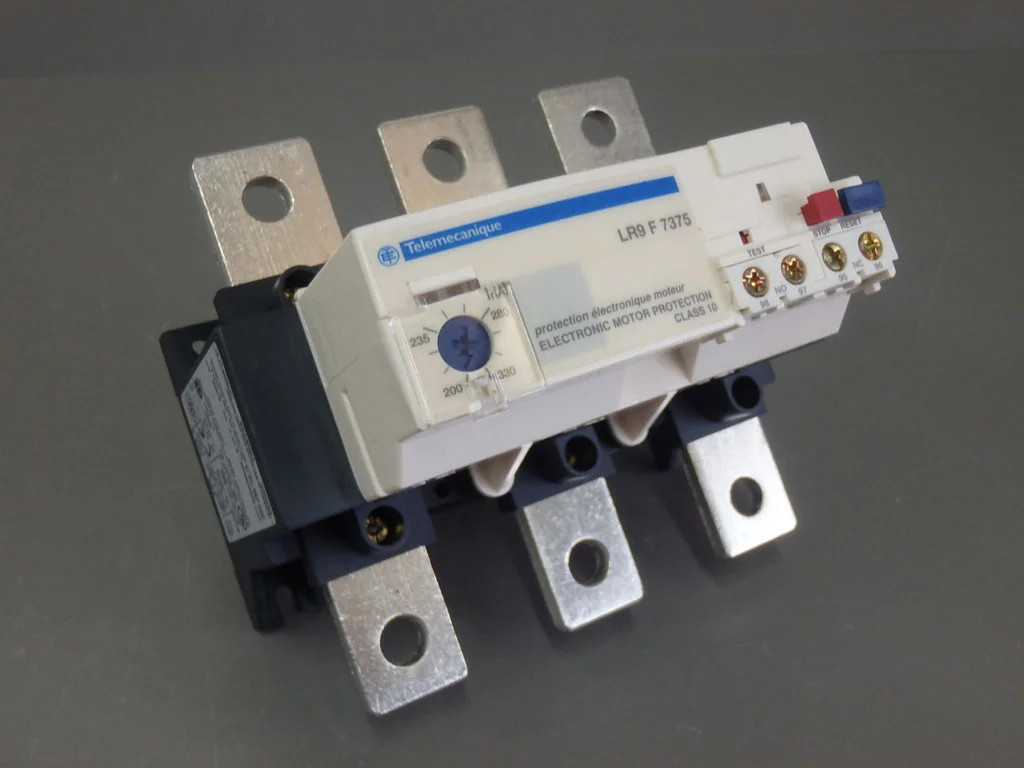 TÉLÉMÉCANIQUE  LR9F7375