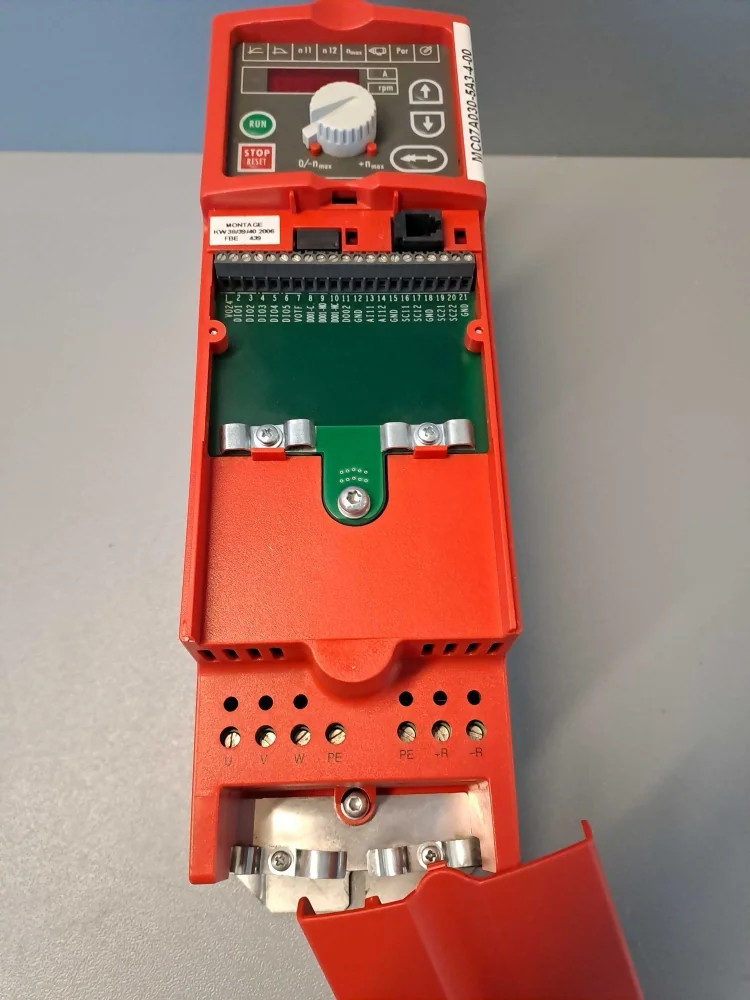 SEW EURODRIVE  MC07A0305A3400