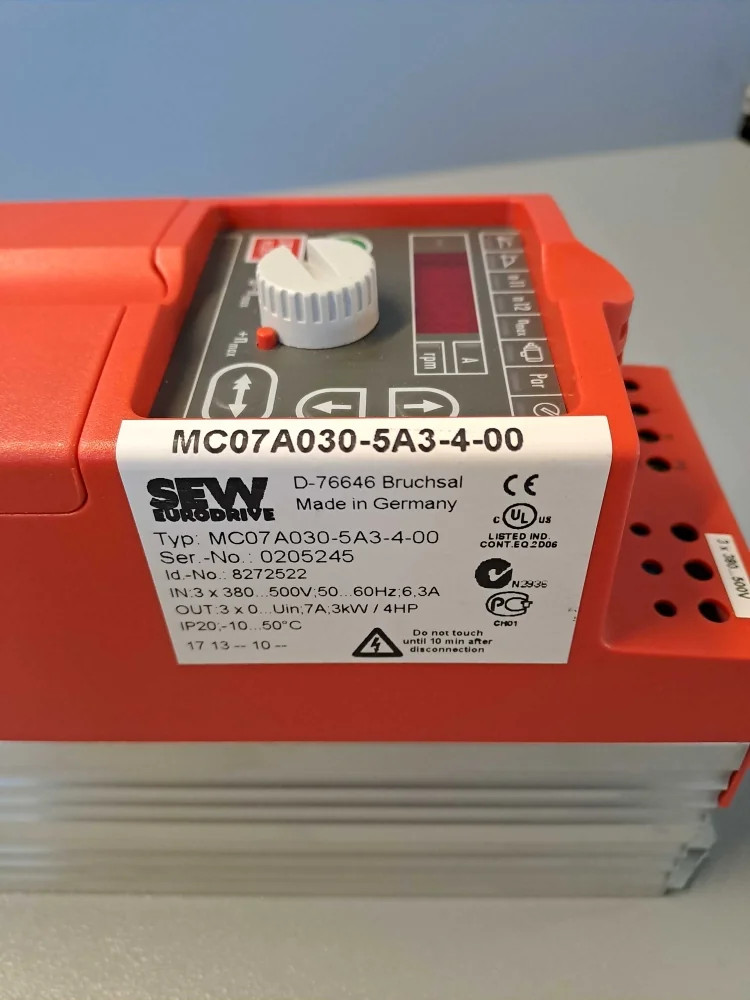 SEW EURODRIVE  MC07A0305A3400
