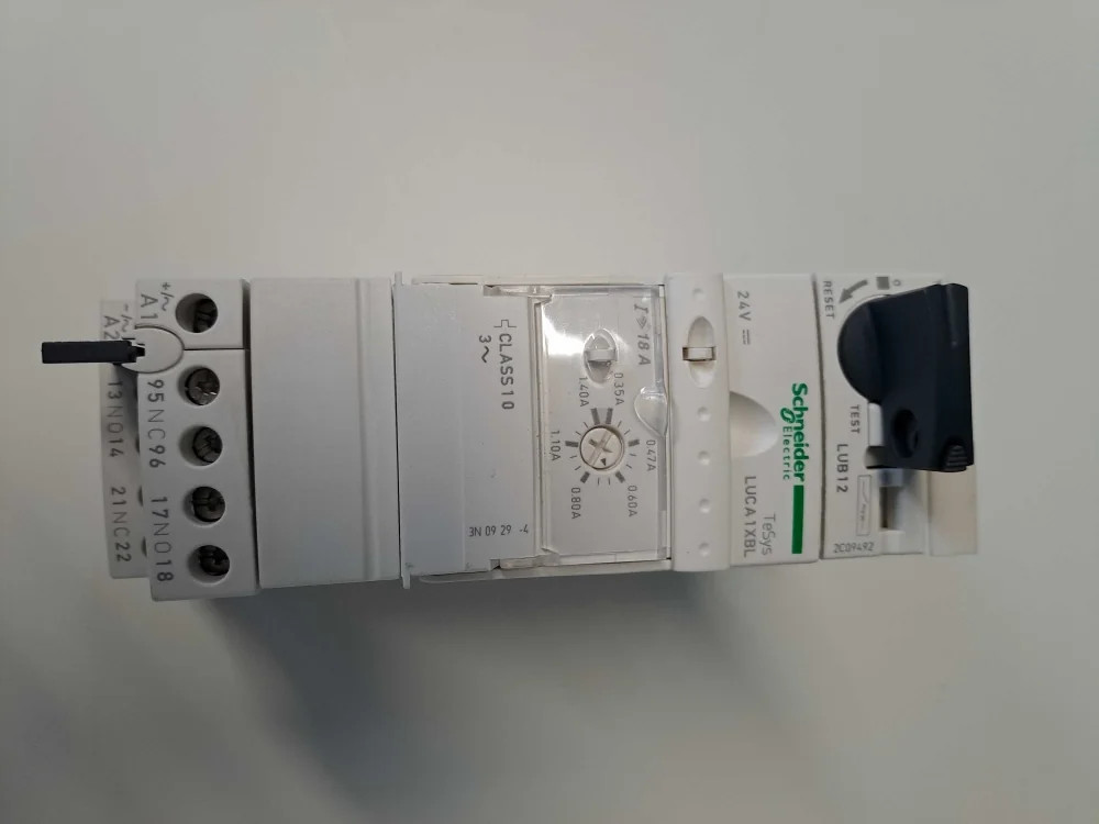 SCHNEIDER  LUCA1XBL + LUB12