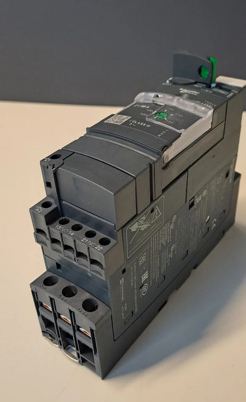 SCHNEIDER  LUB12 + LUCA05BL