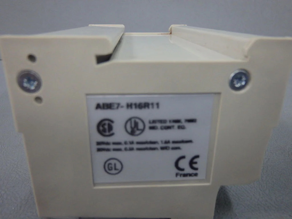 TÉLÉMÉCANIQUE  ABE7-H16R11