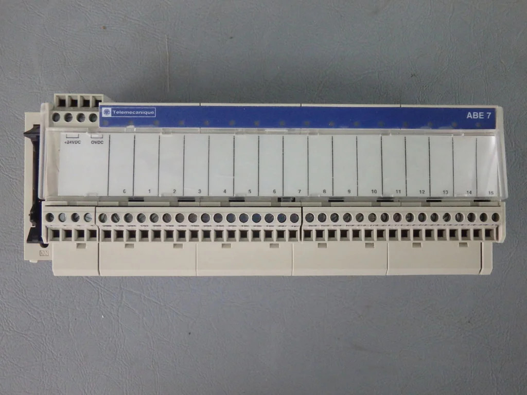 TÉLÉMÉCANIQUE  ABE7-R16S210