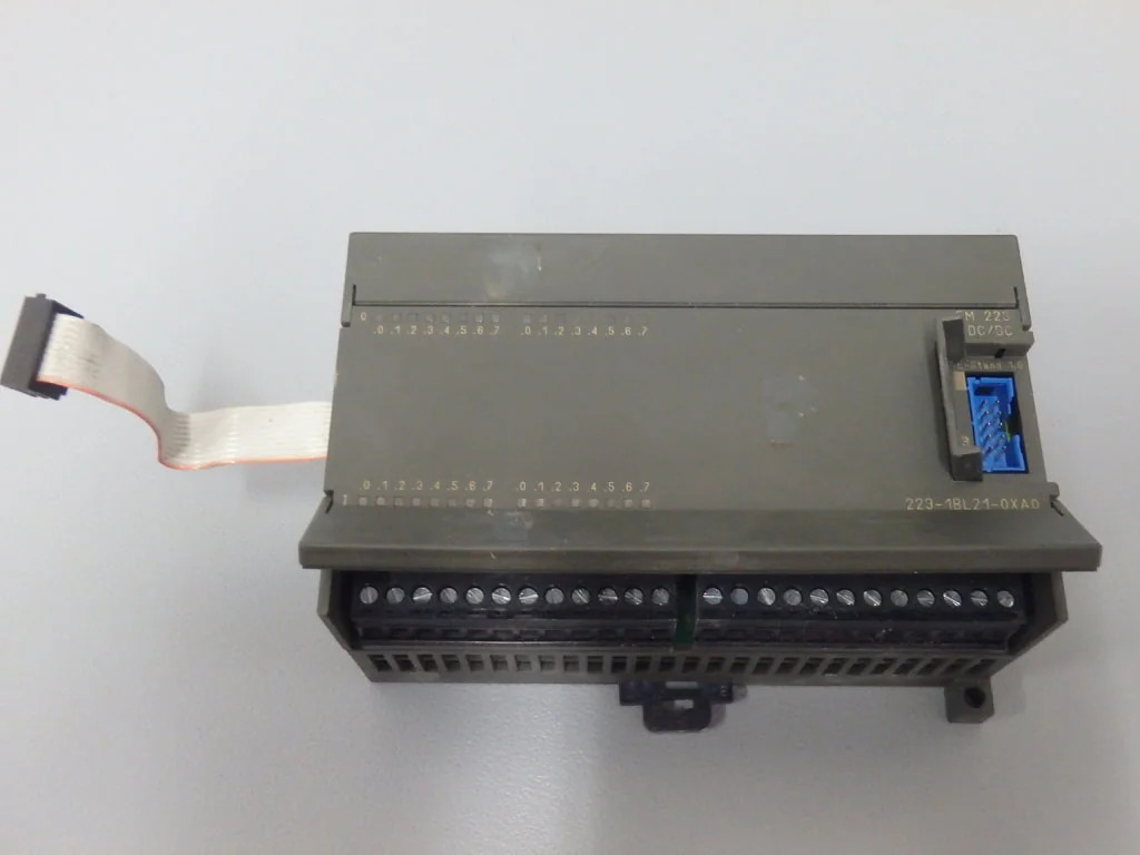 SIEMENS 6ES7223-1BL21-0XA0