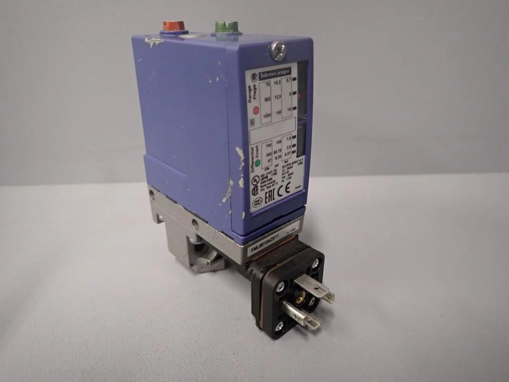 TÉLÉMÉCANIQUE  XMLB010A2S11