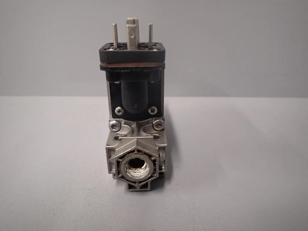 TÉLÉMÉCANIQUE  XMLB010A2S11