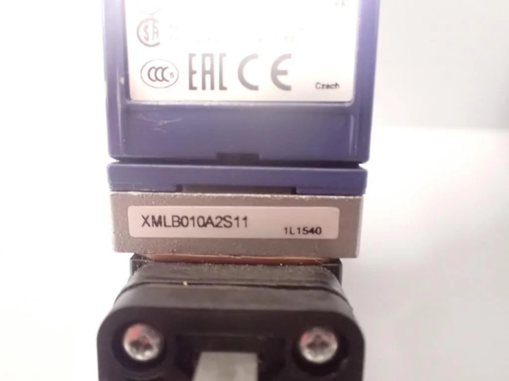 TÉLÉMÉCANIQUE  XMLB010A2S11