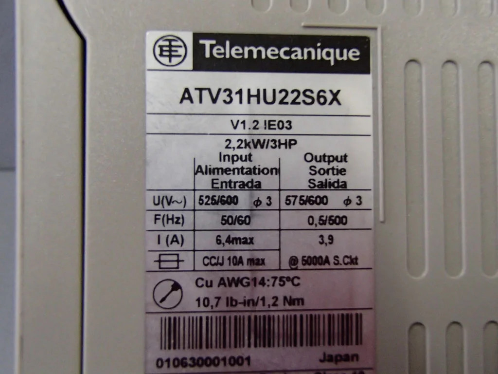 TÉLÉMÉCANIQUE  ATV31HU22S6X