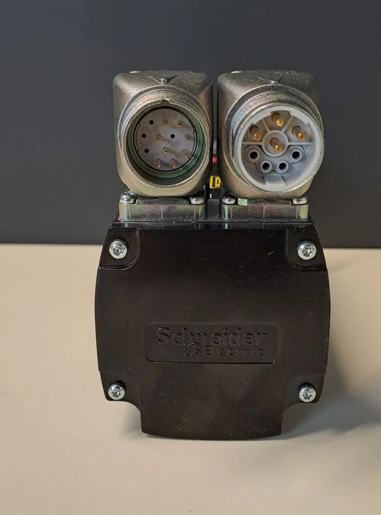 SCHNEIDER  BMH0702P07A2A