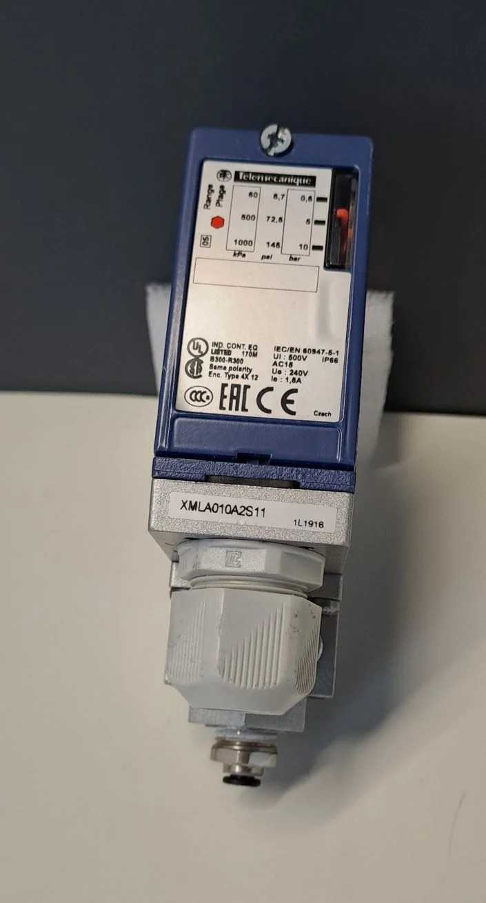 TÉLÉMÉCANIQUE  XMLA010A2S11