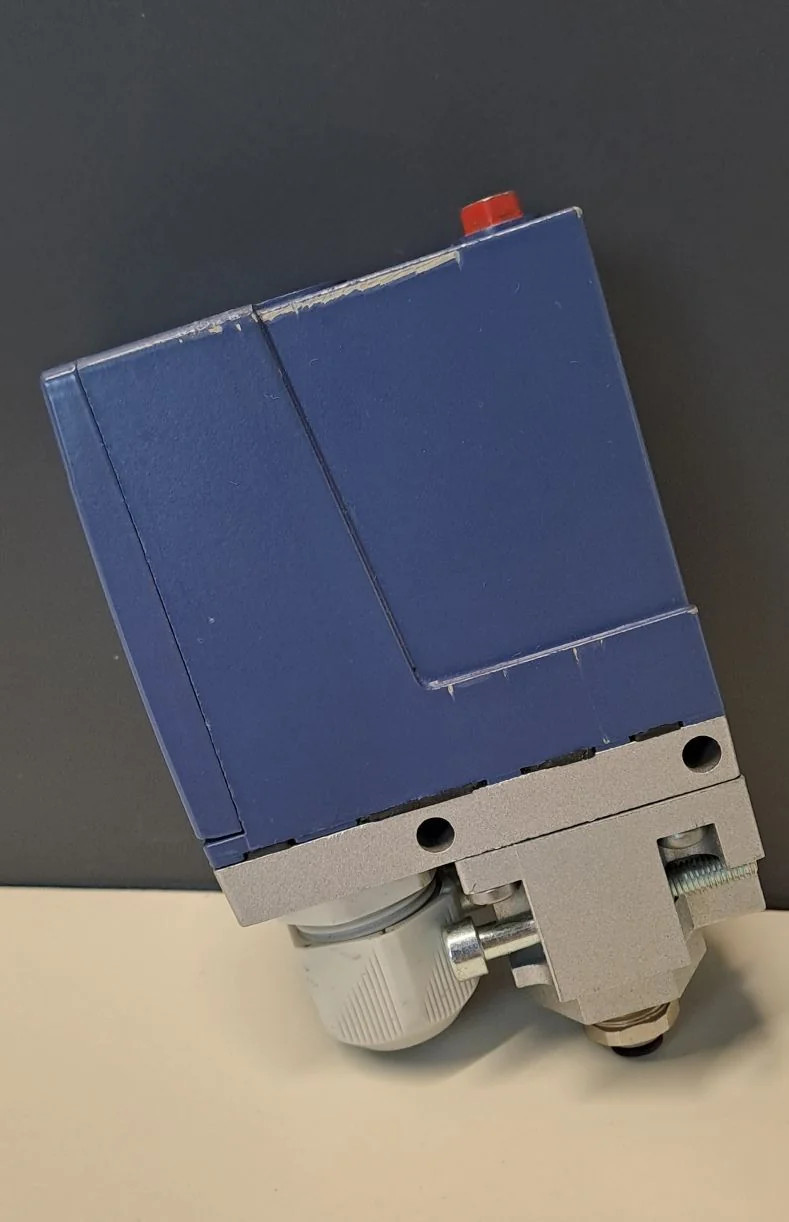 TÉLÉMÉCANIQUE  XMLA010A2S11