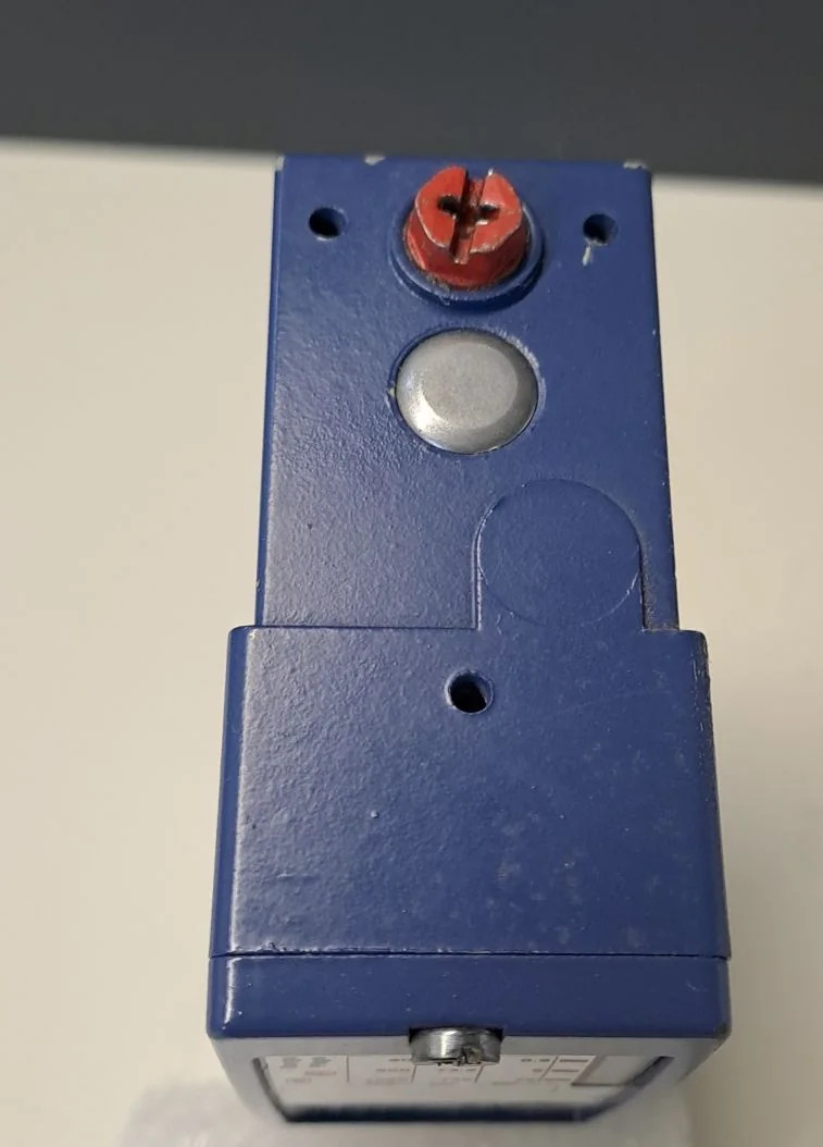 TÉLÉMÉCANIQUE  XMLA010A2S11