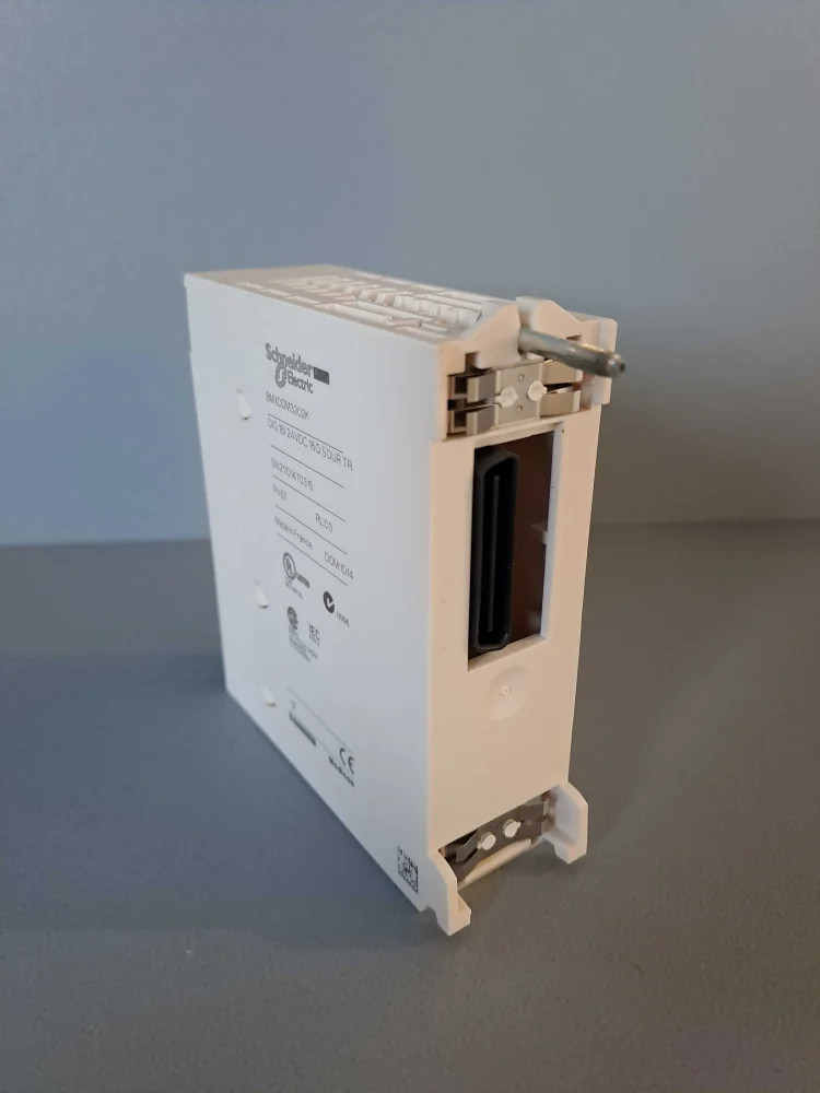 SCHNEIDER  BMXDDM3202K