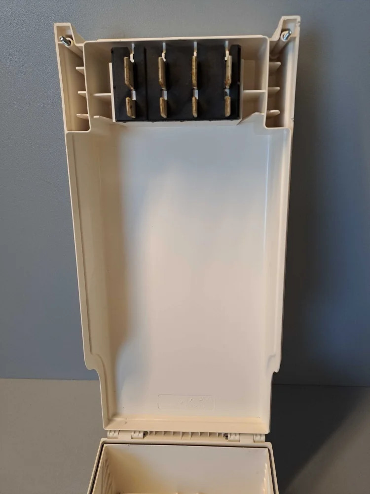 SCHNEIDER  KSB100SF4