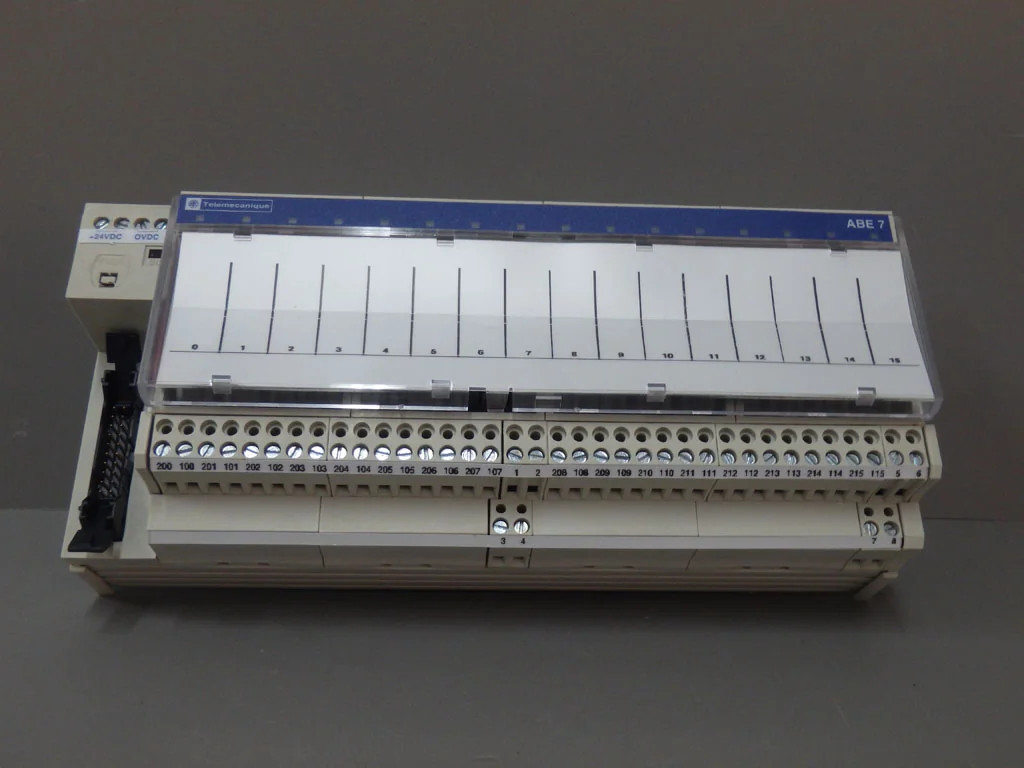 TÉLÉMÉCANIQUE  ABE7-R16T210