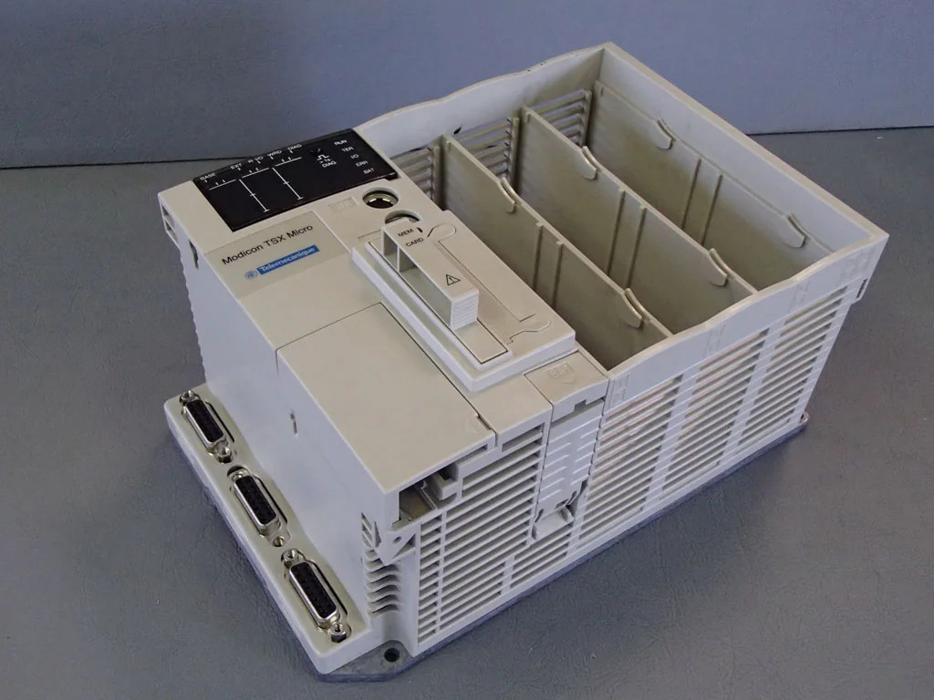 SCHNEIDER  TSX3722101