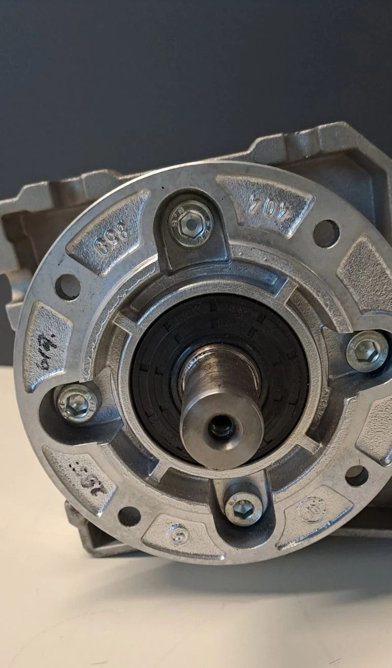 LENZE  GKR04-2MVAK071C42