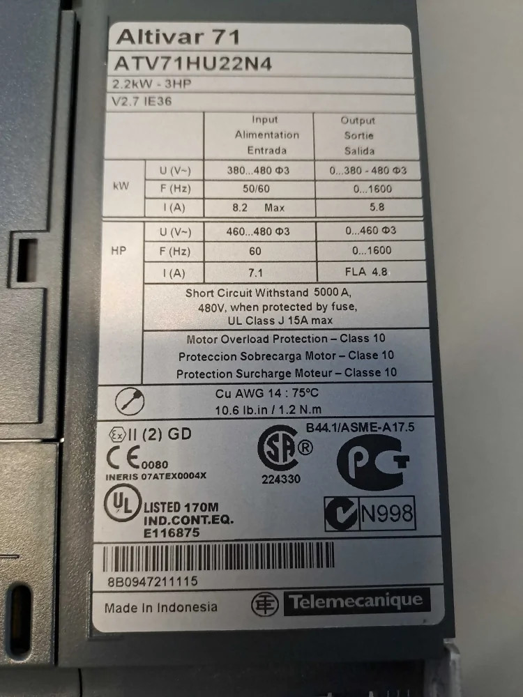 SCHNEIDER  ATV71HU22N4