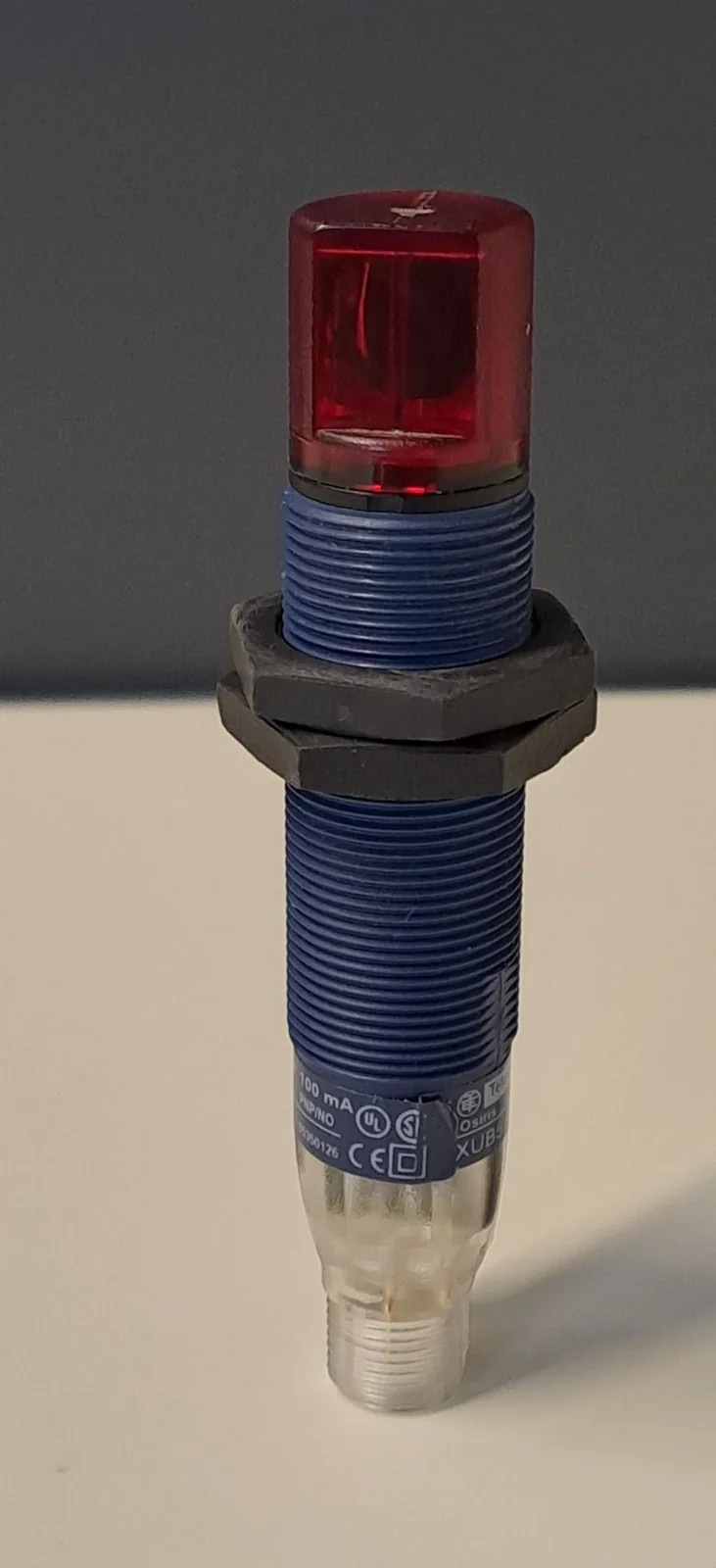 TÉLÉMÉCANIQUE  XUB5APAWM12