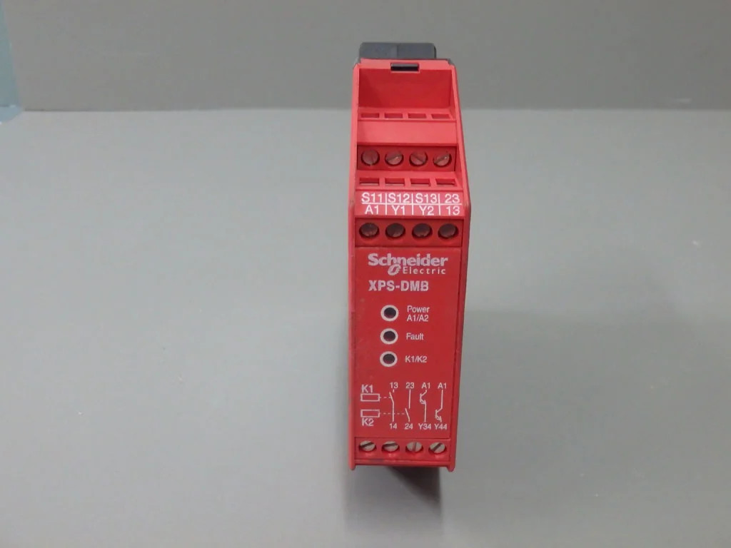 SCHNEIDER  XPS-DMB1132