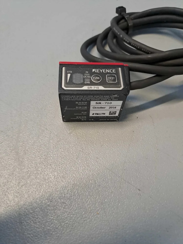 KEYENCE  SR710