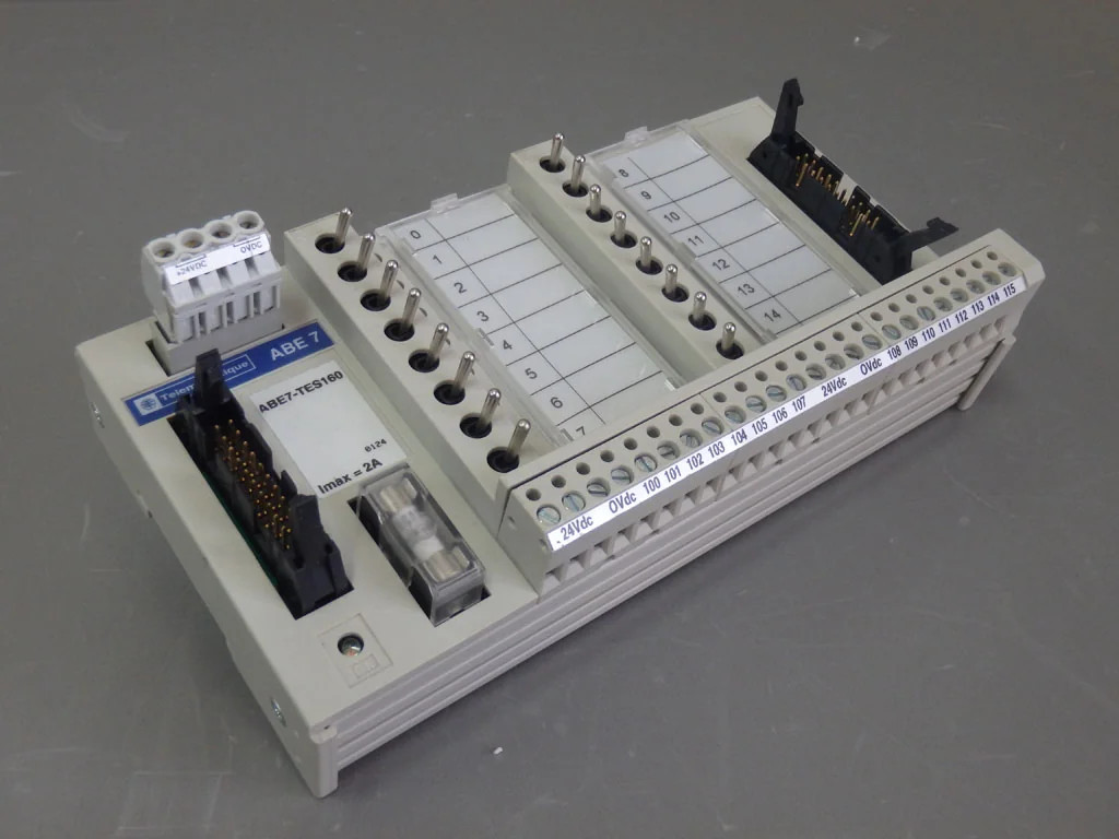 TÉLÉMÉCANIQUE  ABE7-TES160