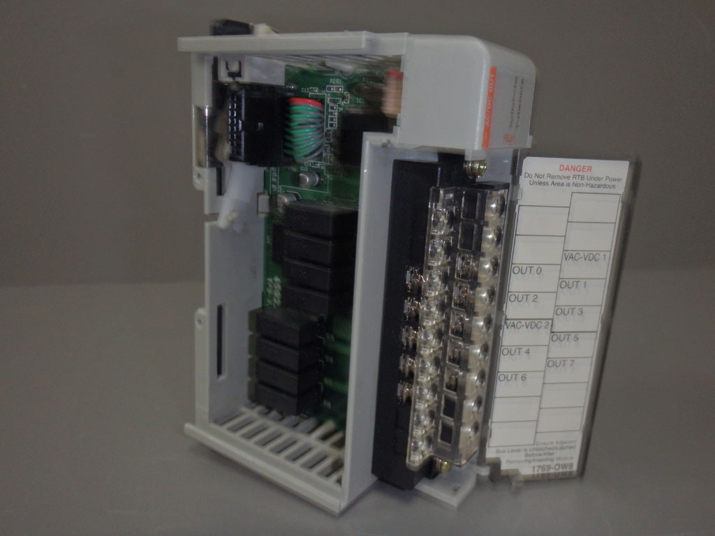 ALLEN-BRADLEY 1769-OW8