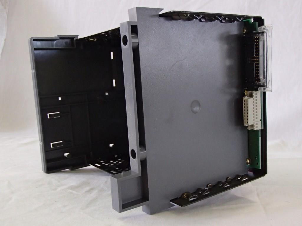 ALLEN-BRADLEY 1746-A4