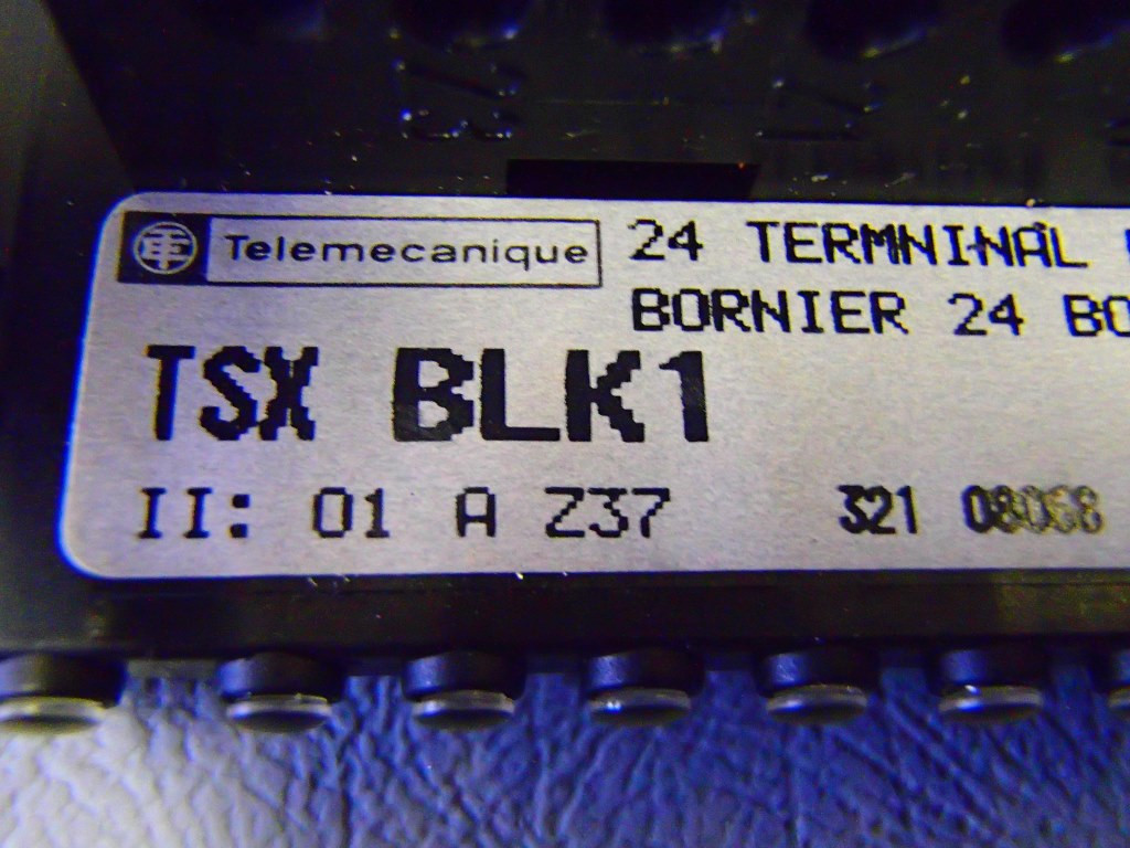 TÉLÉMÉCANIQUE  TSXBLK1