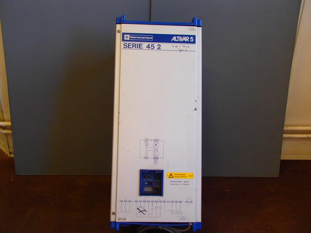 TÉLÉMÉCANIQUE  ATV452D11