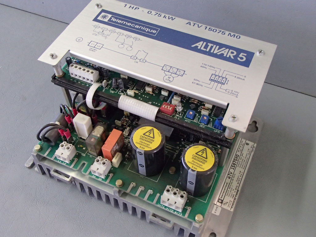 TÉLÉMÉCANIQUE  ATV15075M0