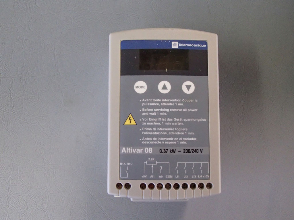 TÉLÉMÉCANIQUE  ATV08HU09M2