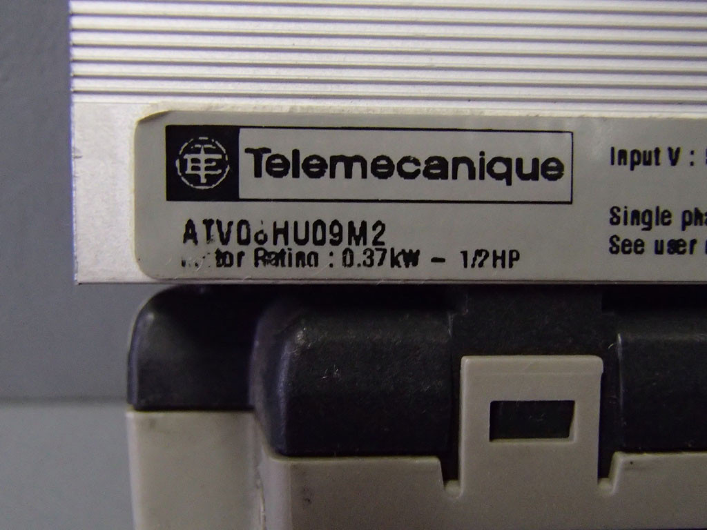 TÉLÉMÉCANIQUE  ATV08HU09M2