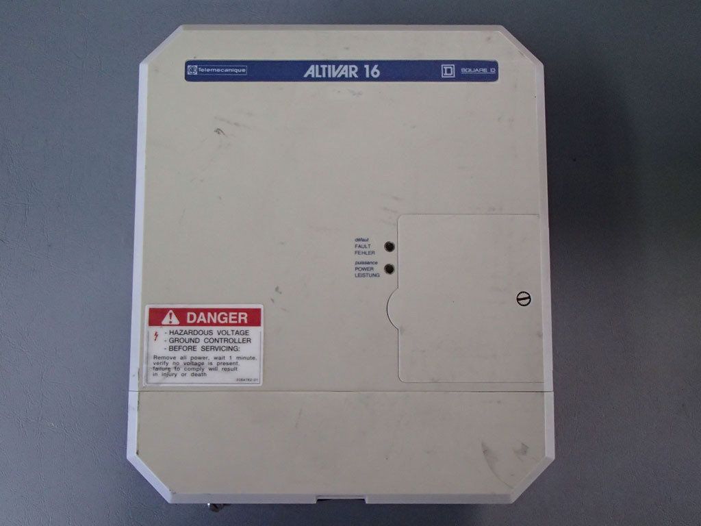 TÉLÉMÉCANIQUE  ATV16U72N4