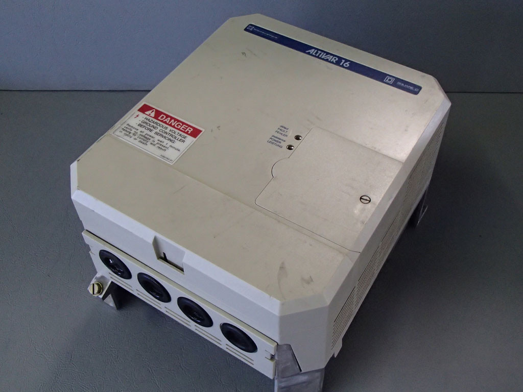 TÉLÉMÉCANIQUE  ATV16U72N4