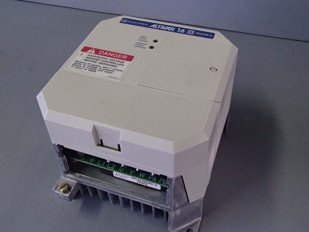 TÉLÉMÉCANIQUE  ATV16U09M2