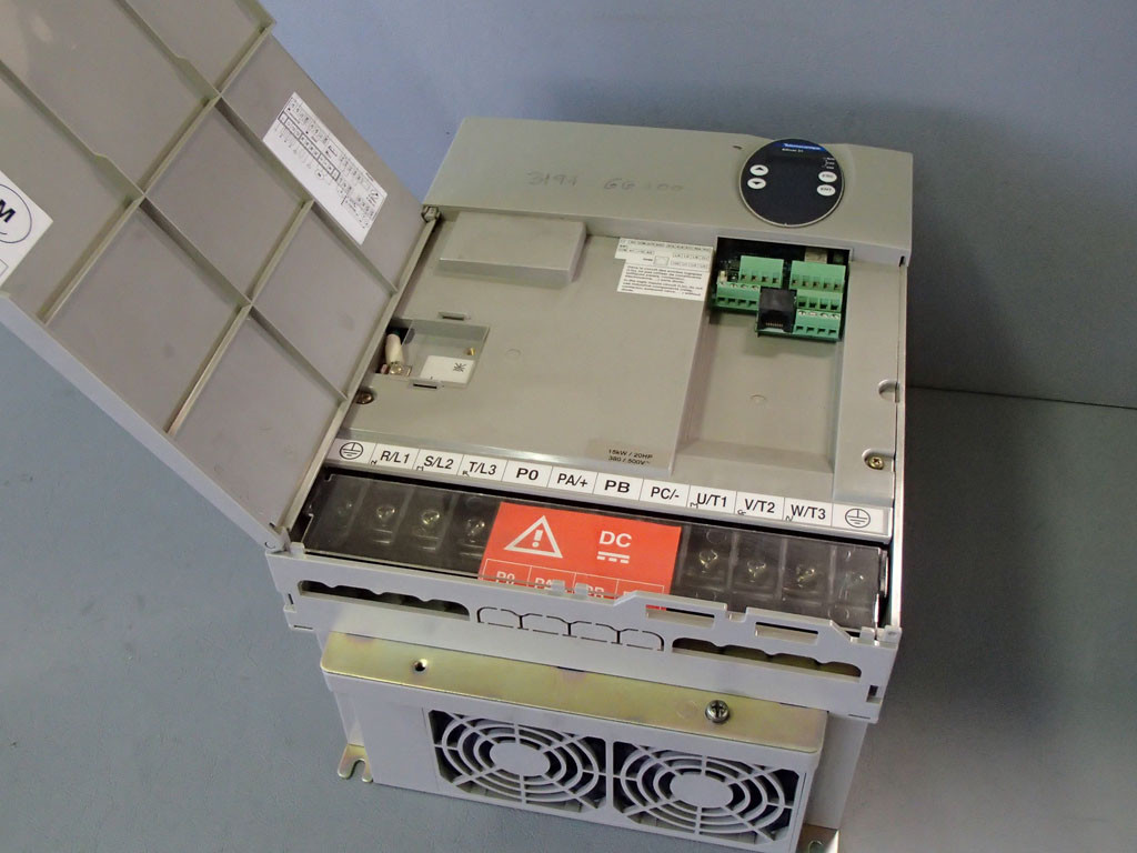 TÉLÉMÉCANIQUE  ATV31HD15N4